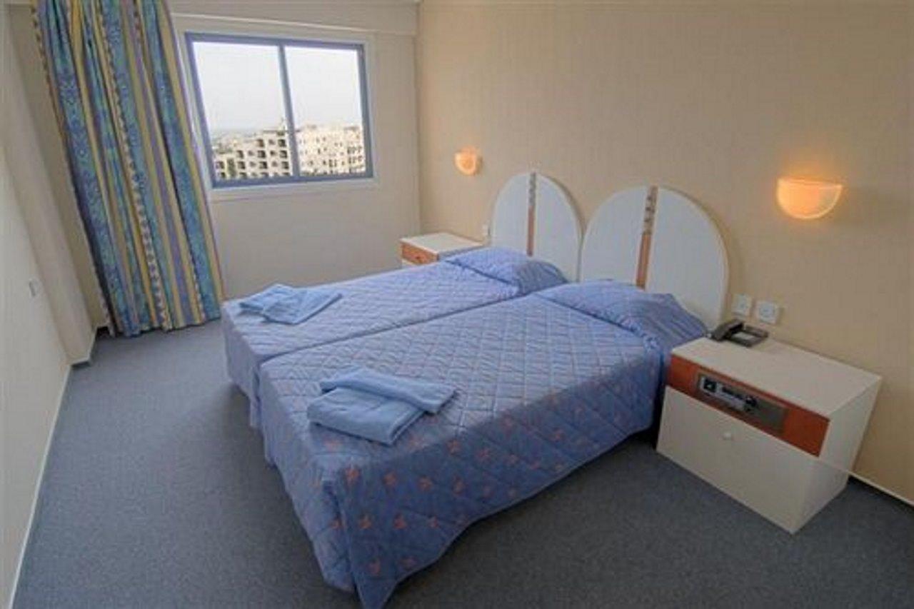 Crown Resorts Elamaris Protaras Exterior foto